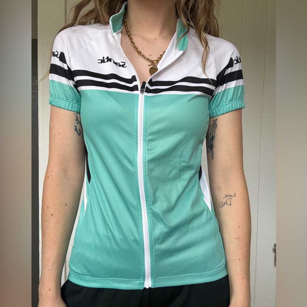 Santic cycling jersey